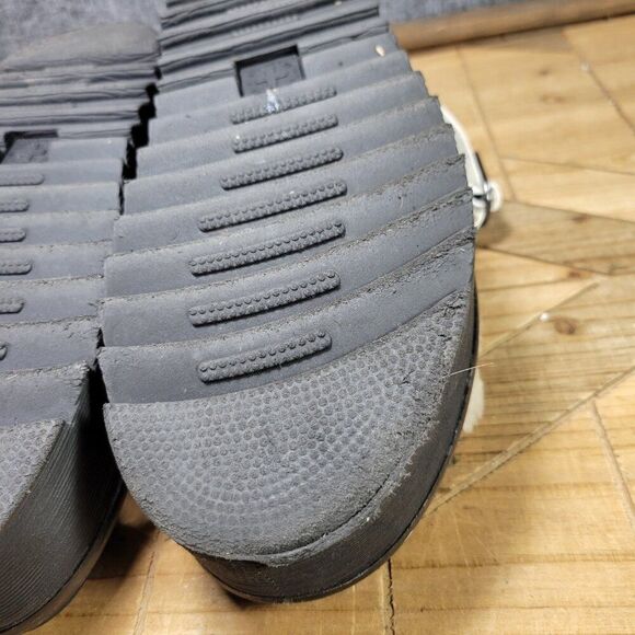 DrβMartens Voss Quad Fluffy Women's 7 Faux Fur Heart White Nappa Sandals - Picture 11 of 13